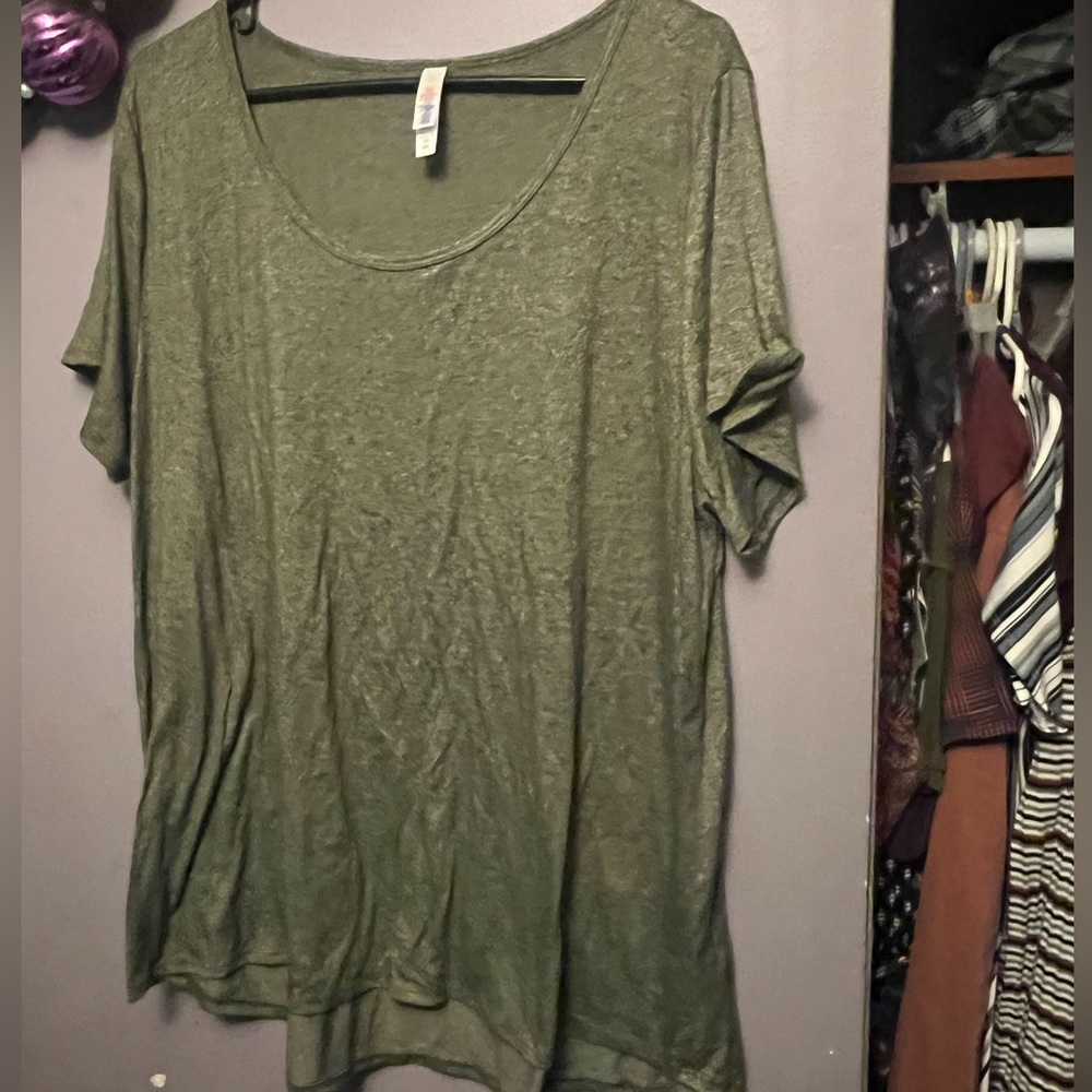 Lularoe top…super soft
